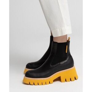 Oncept Indio Chelsea Boots in Black Citrus Orange Women Size 7.5 38 lightly worn